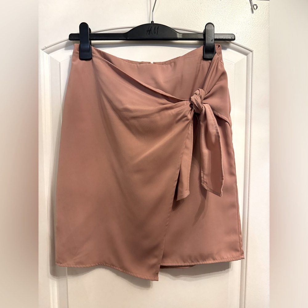 Banana Republic dusty rose front wrap mini skirt, size 2